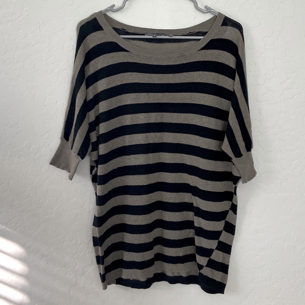 Vince 3/4 sleeve light weight sweater - S